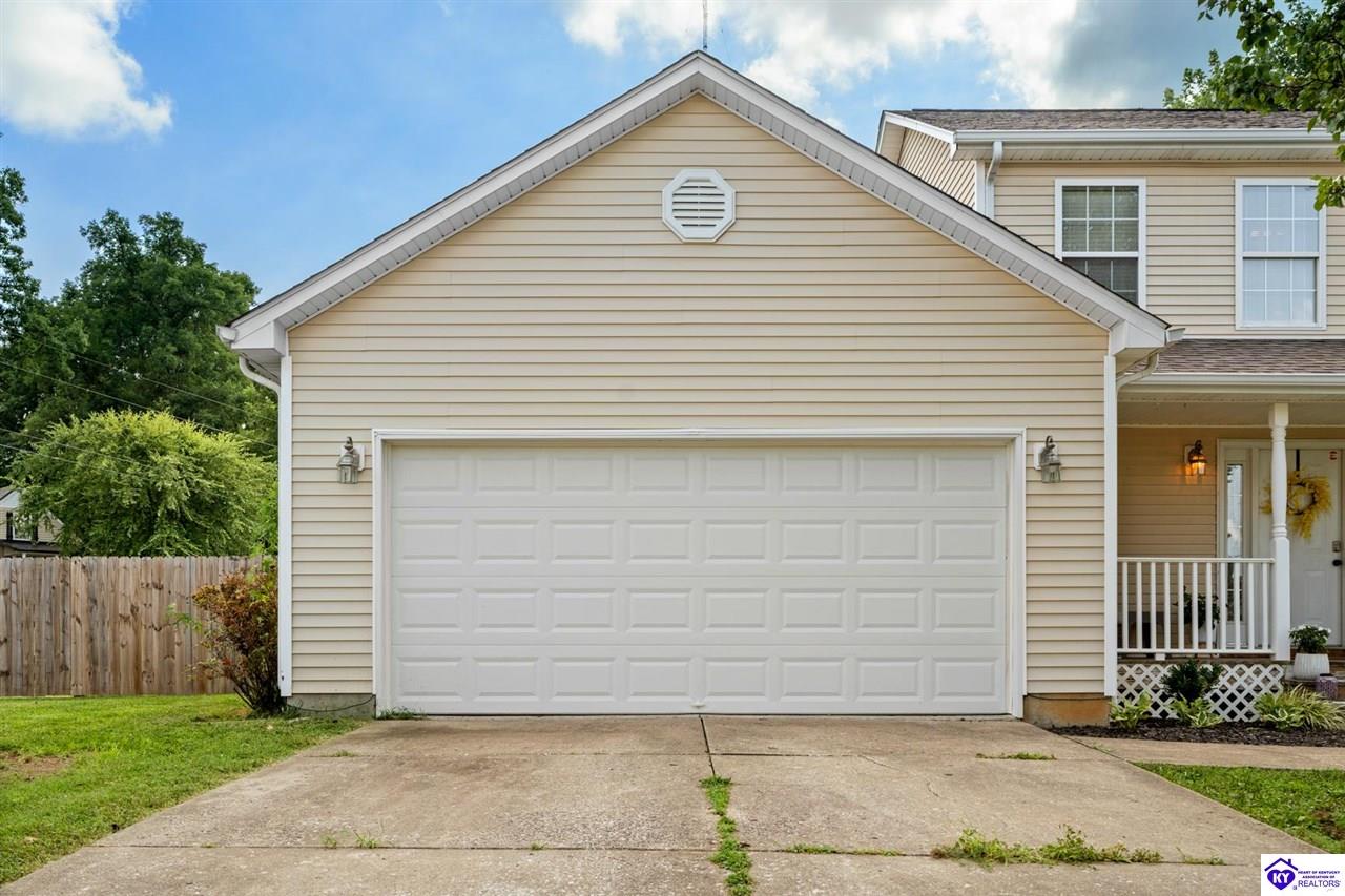 Listing Picture 2100 Crossfield Drive Elizabethtown, KY 42701 MLS HK25003093