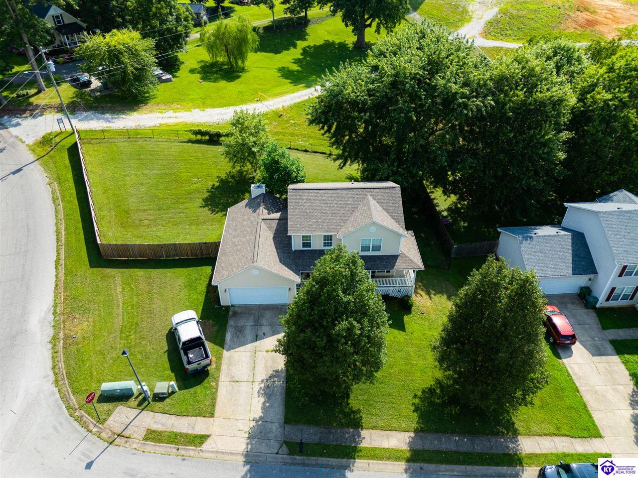 Listing Picture 2100 Crossfield Drive Elizabethtown, KY 42701 MLS HK25003093