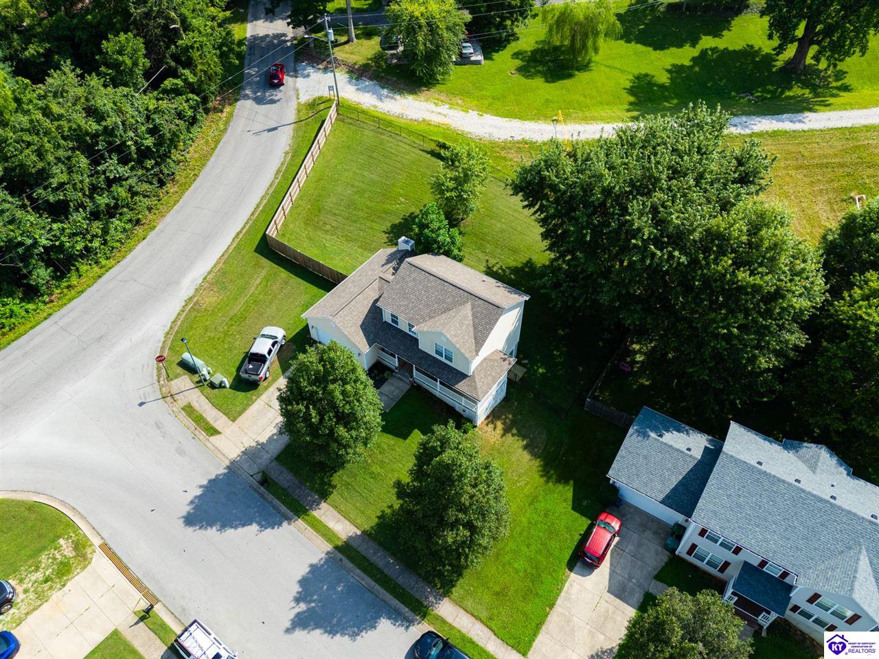 Listing Picture 2100 Crossfield Drive Elizabethtown, KY 42701 MLS HK25003093