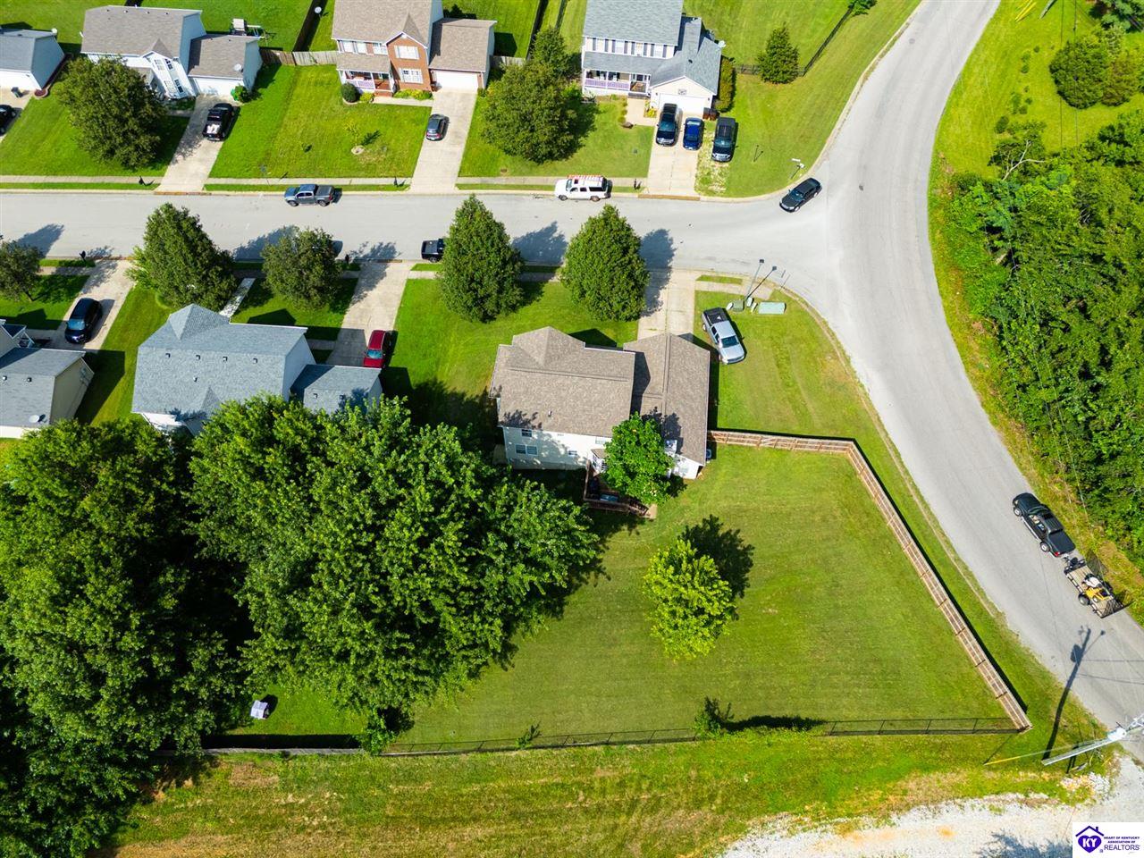Listing Picture 2100 Crossfield Drive Elizabethtown, KY 42701 MLS HK25003093