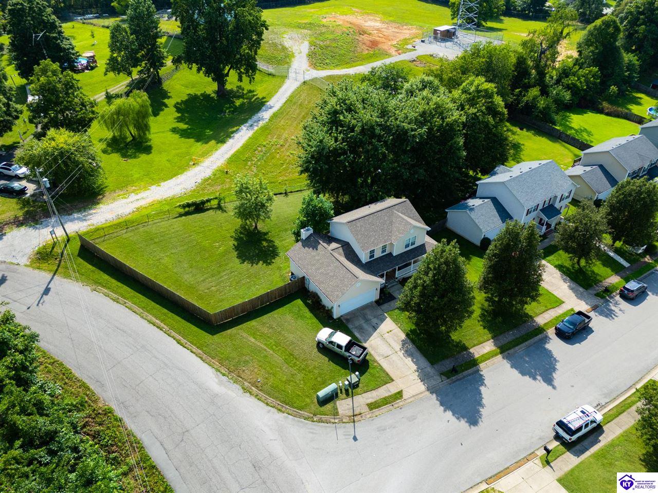Listing Picture 2100 Crossfield Drive Elizabethtown, KY 42701 MLS HK25003093
