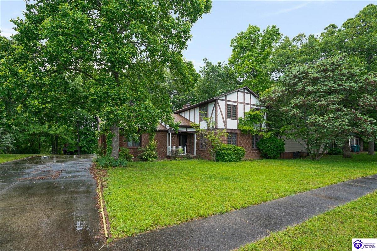 1011 Hillcrest DriveRadcliff, KY 40160