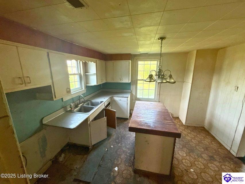 Listing Picture 2742 W Hill Street Vine Grove, KY 40175 MLS HK25003155