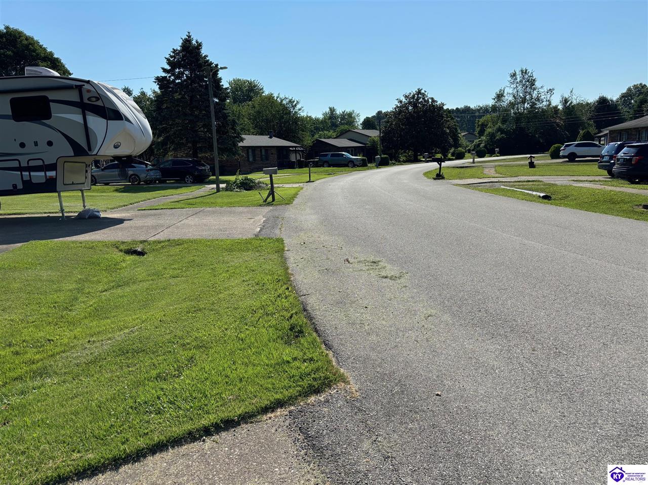 Listing Picture 1724 Holly Court Radcliff, KY 40160 MLS HK25003203