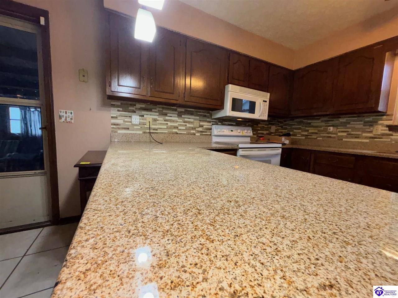 Listing Picture 1724 Holly Court Radcliff, KY 40160 MLS HK25003203