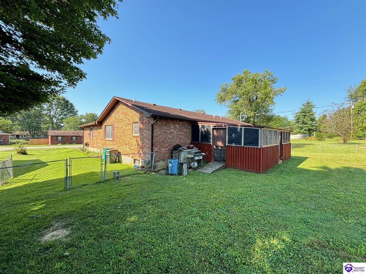 Listing Picture 1724 Holly Court Radcliff, KY 40160 MLS HK25003203