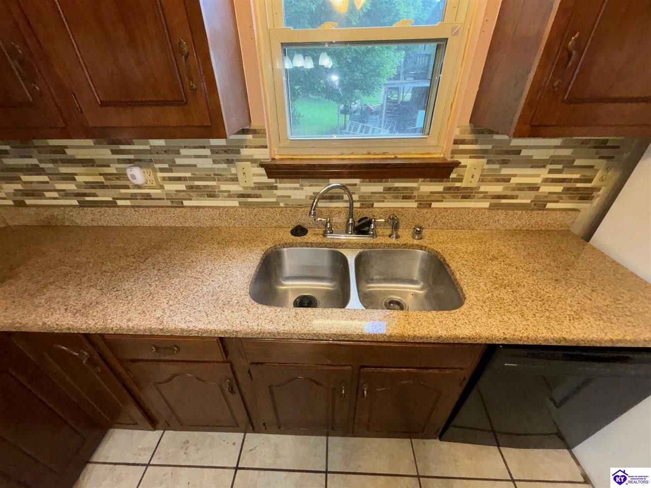 Listing Picture 1724 Holly Court Radcliff, KY 40160 MLS HK25003203