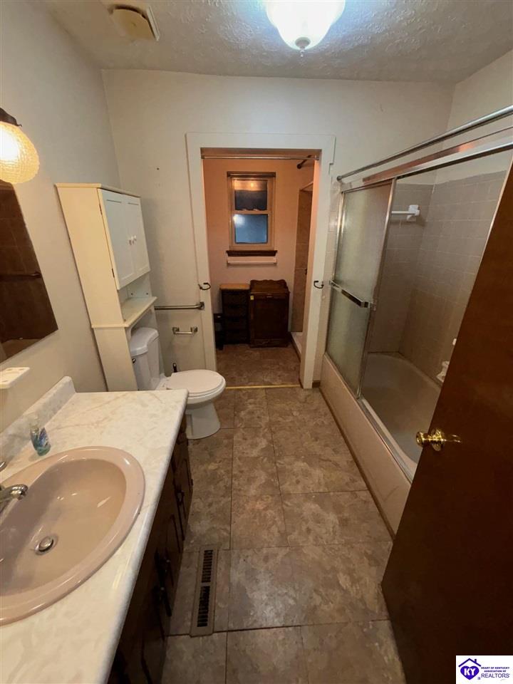 Listing Picture 1724 Holly Court Radcliff, KY 40160 MLS HK25003203