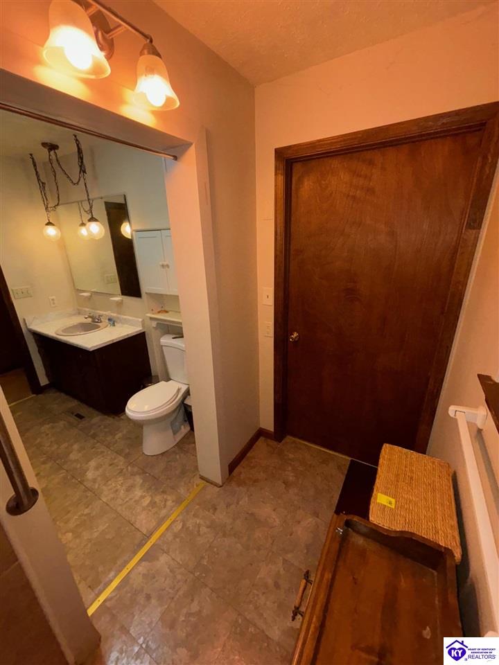 Listing Picture 1724 Holly Court Radcliff, KY 40160 MLS HK25003203