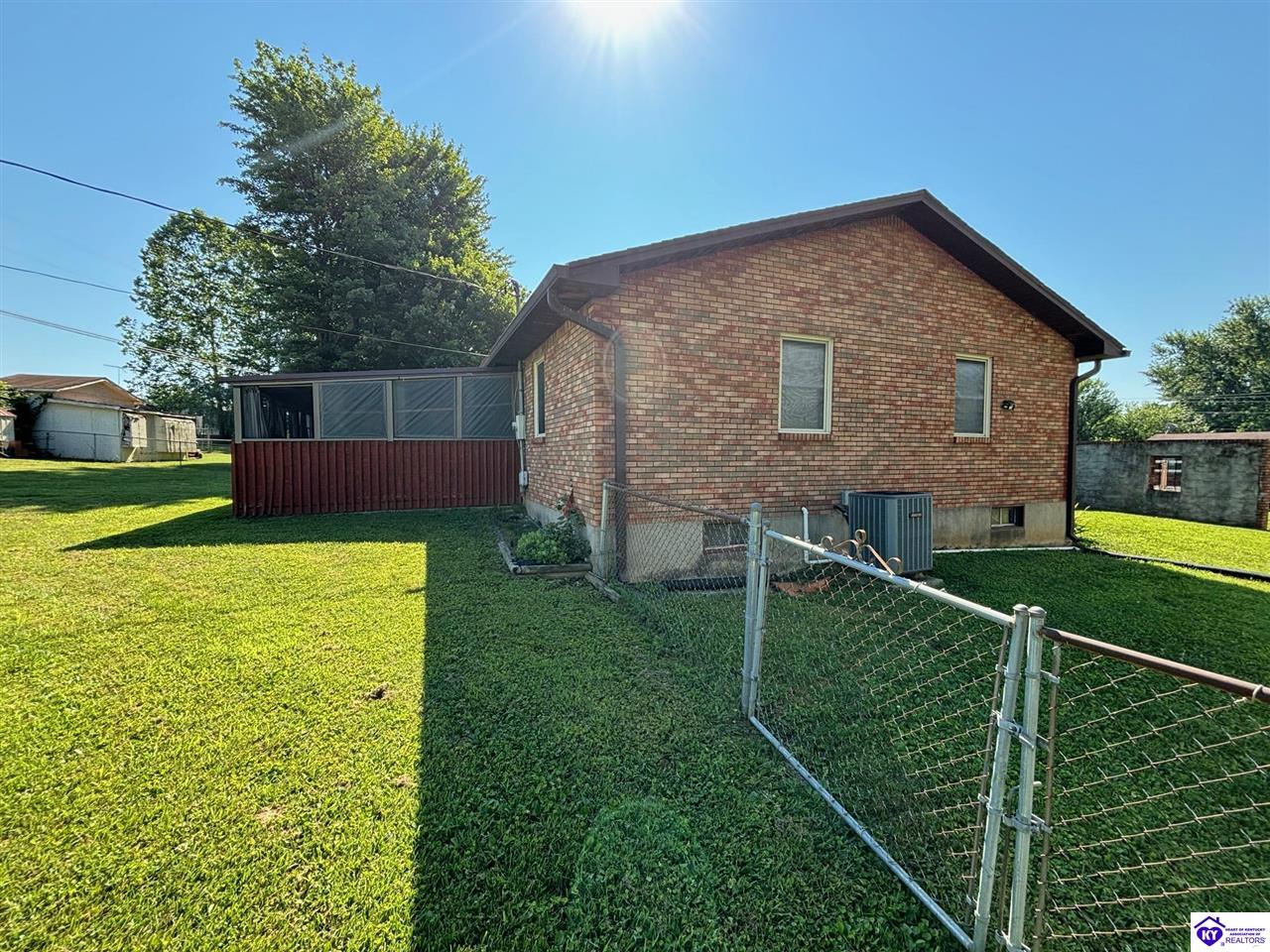 Listing Picture 1724 Holly Court Radcliff, KY 40160 MLS HK25003203