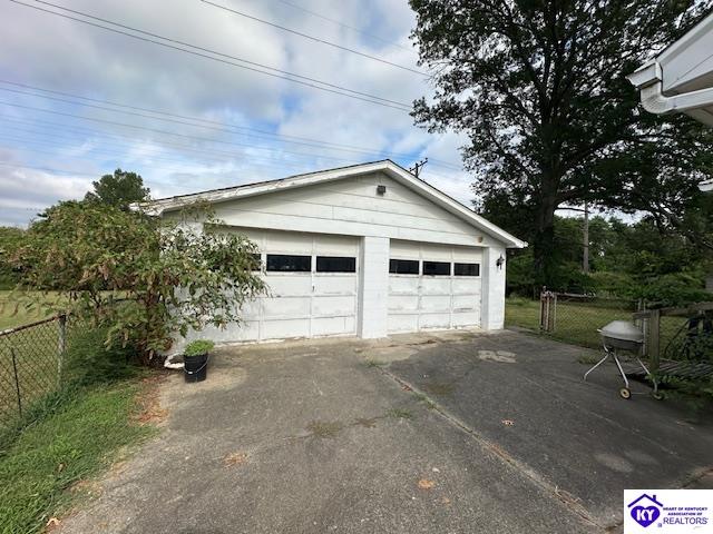 Listing Picture 13200 Ashlawn Drive Louisville, KY 40272 MLS HK25003534