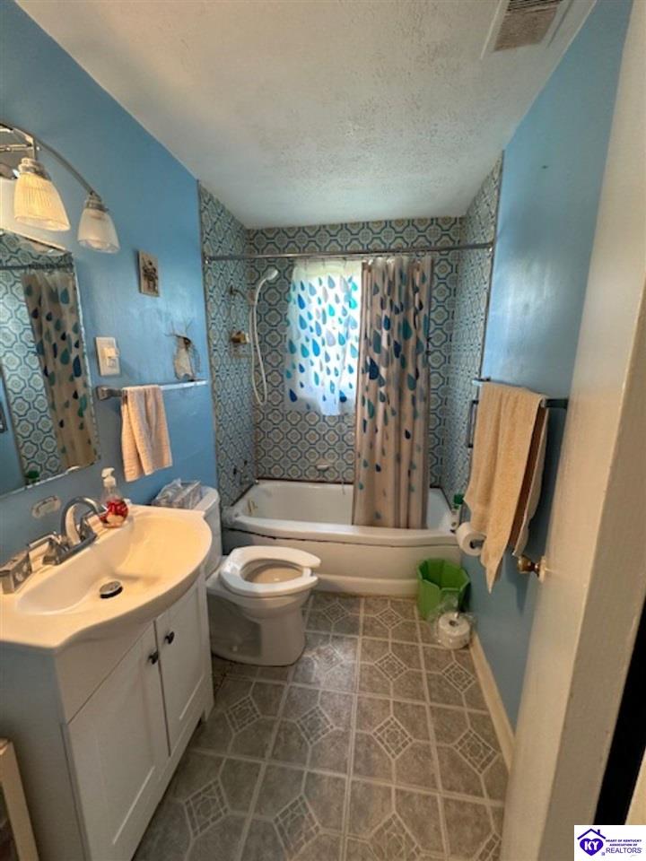 Listing Picture 13200 Ashlawn Drive Louisville, KY 40272 MLS HK25003534