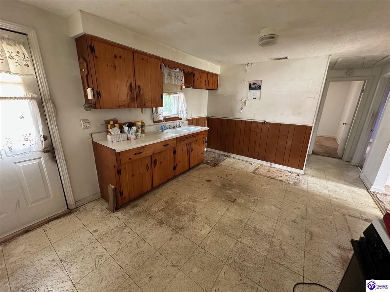 Listing Picture 13200 Ashlawn Drive Louisville, KY 40272 MLS HK25003534