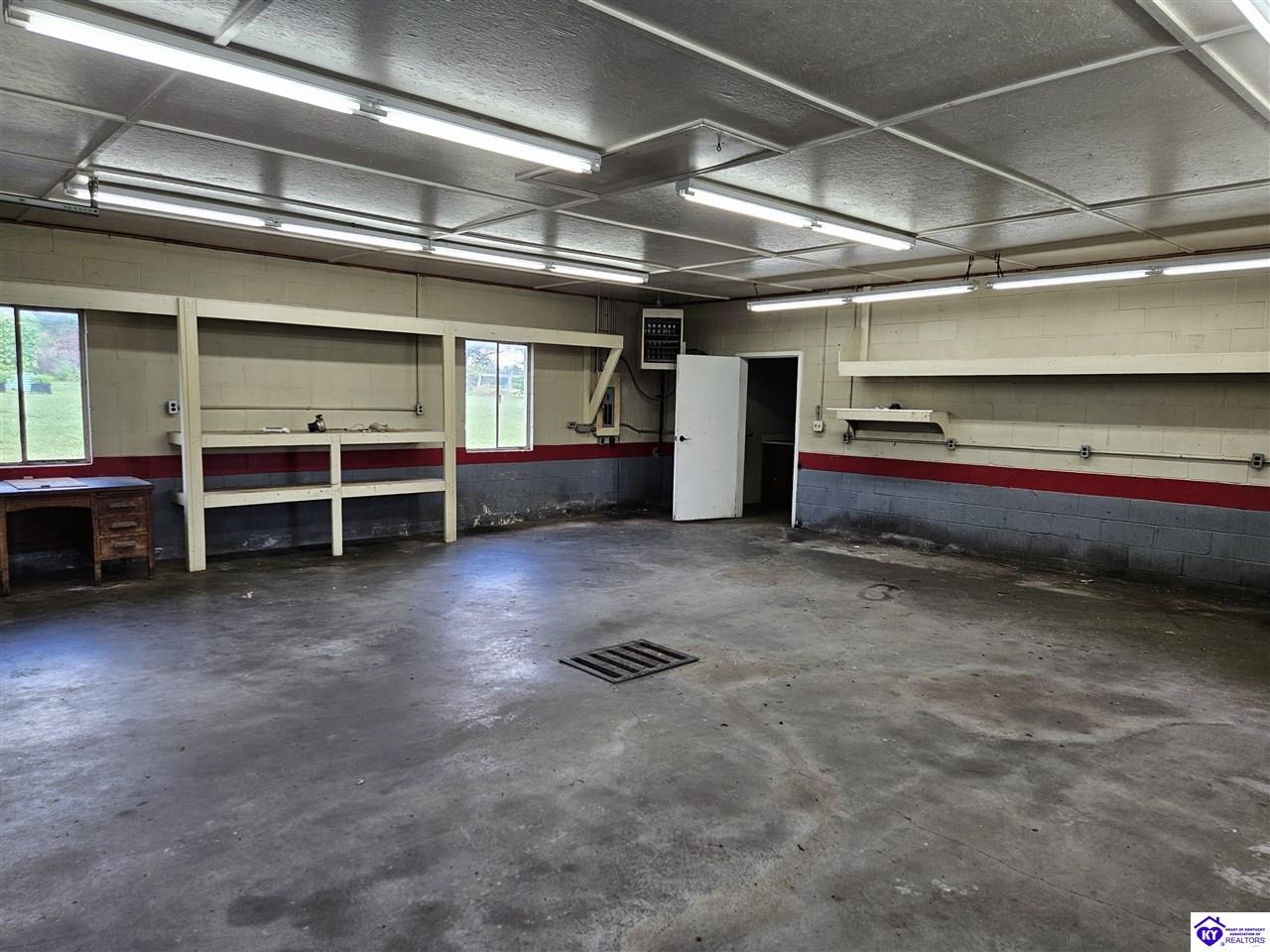 Listing Picture 3294 Hodgenville Road Elizabethtown, KY 42701 MLS HK25003540