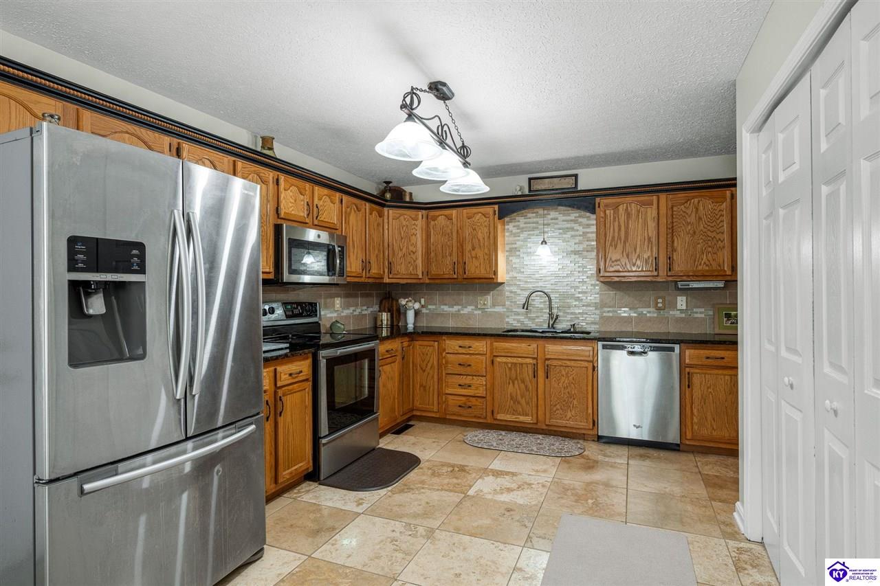 Listing Picture 41 Black Ravens Court Elizabethtown, KY 42701 MLS HK25003642