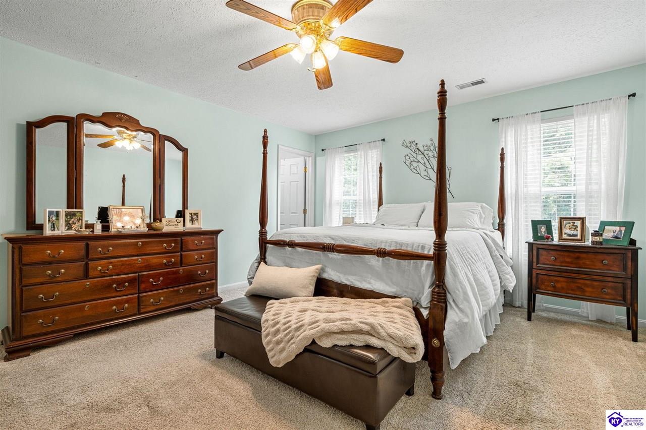 Listing Picture 41 Black Ravens Court Elizabethtown, KY 42701 MLS HK25003642