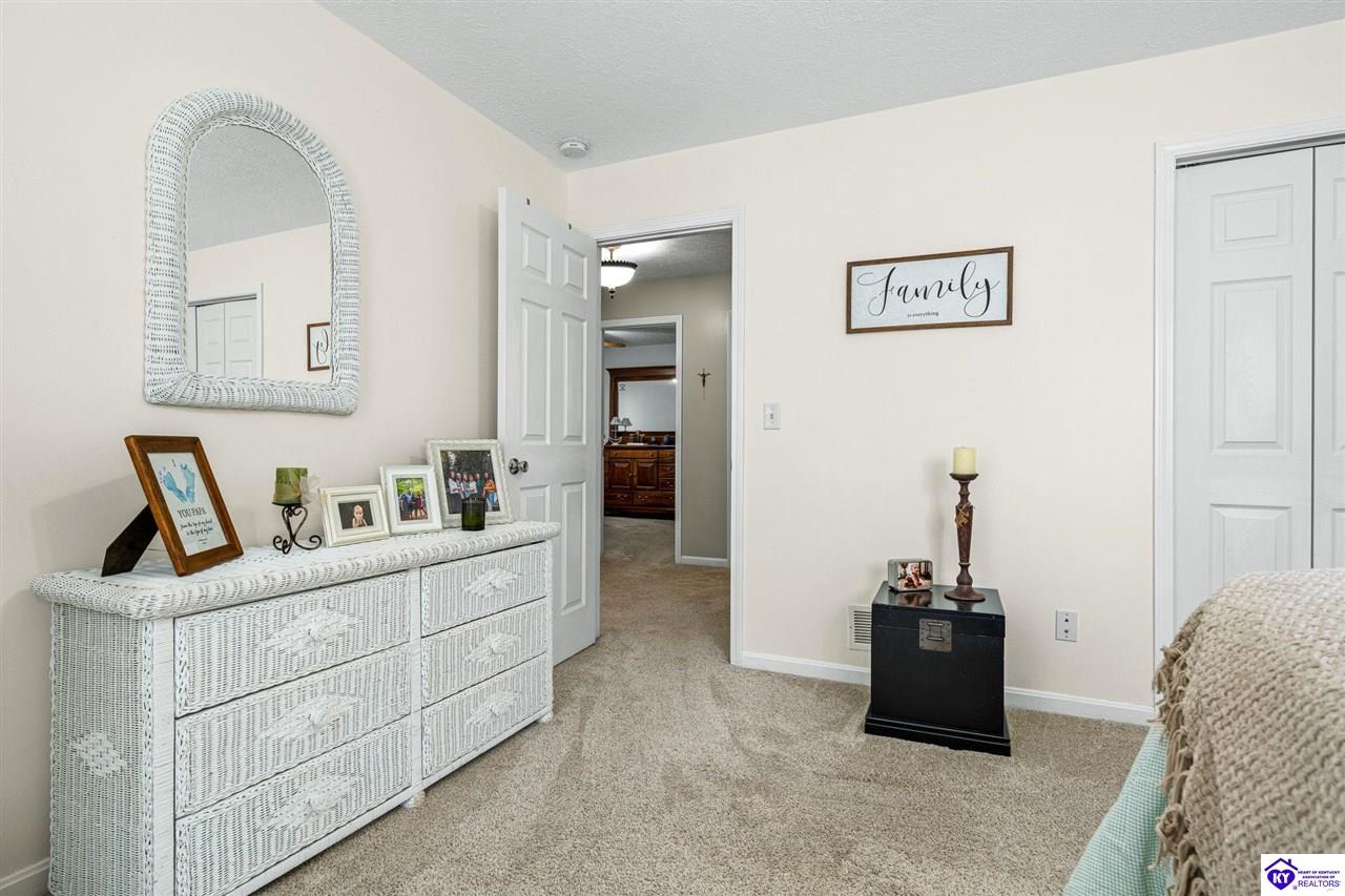 Listing Picture 41 Black Ravens Court Elizabethtown, KY 42701 MLS HK25003642