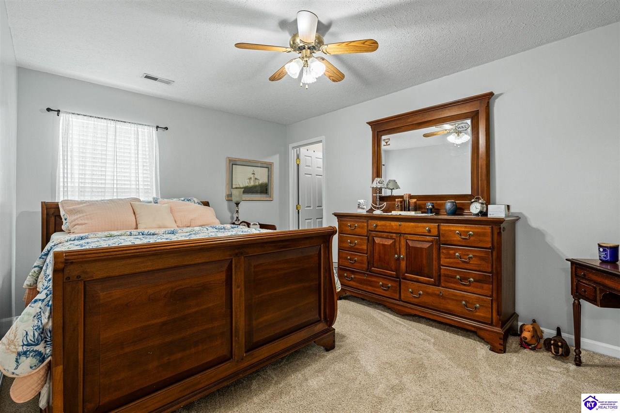 Listing Picture 41 Black Ravens Court Elizabethtown, KY 42701 MLS HK25003642