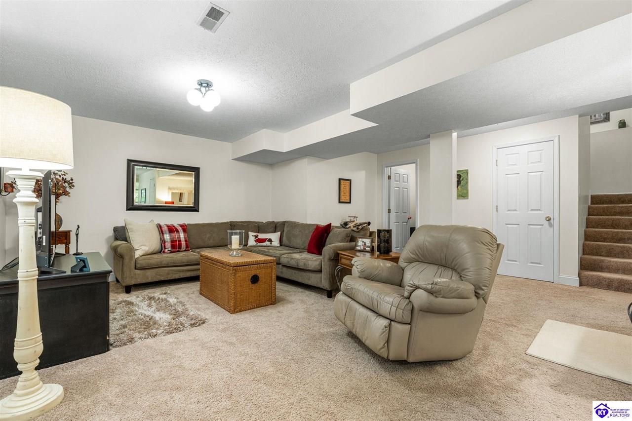 Listing Picture 41 Black Ravens Court Elizabethtown, KY 42701 MLS HK25003642