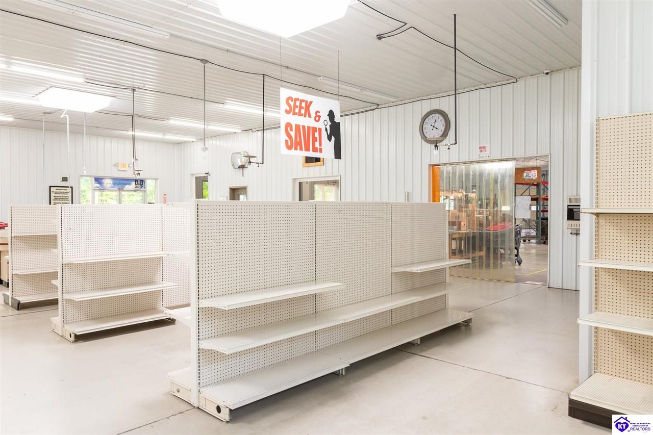 Listing Picture 4437 S Dixie Highway Glendale, KY 42740 MLS HK25003733