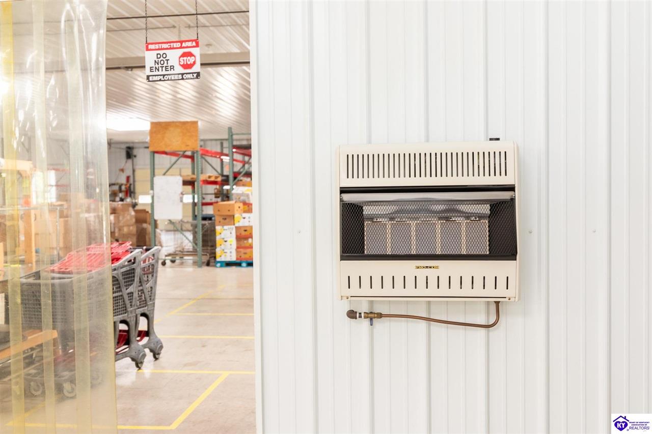 Listing Picture 4437 S Dixie Highway Glendale, KY 42740 MLS HK25003733