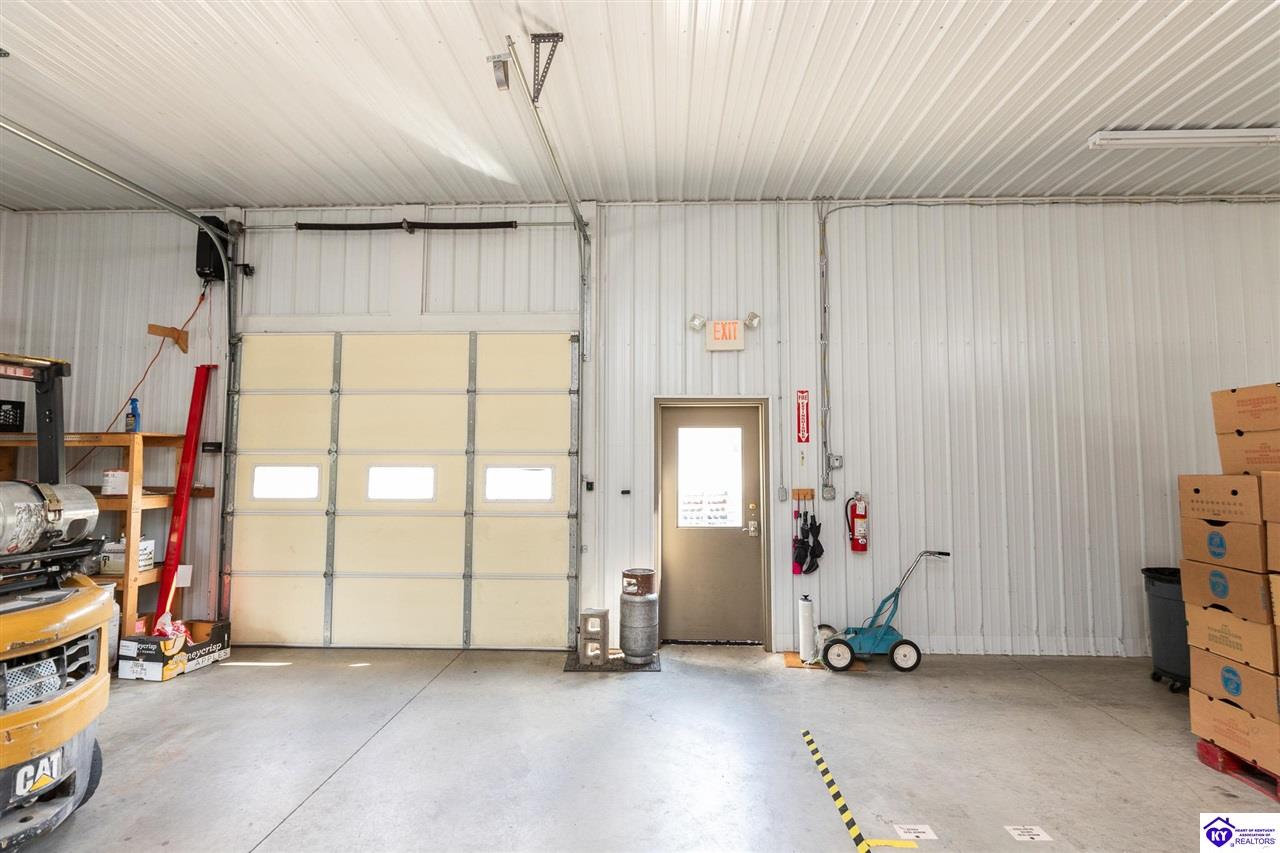 Listing Picture 4437 S Dixie Highway Glendale, KY 42740 MLS HK25003733