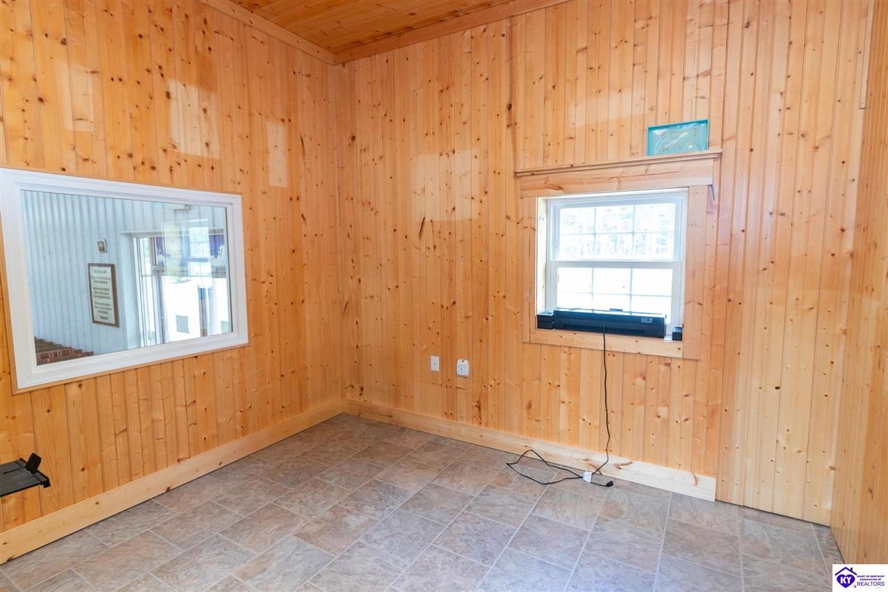 Listing Picture 4437 S Dixie Highway Glendale, KY 42740 MLS HK25003733