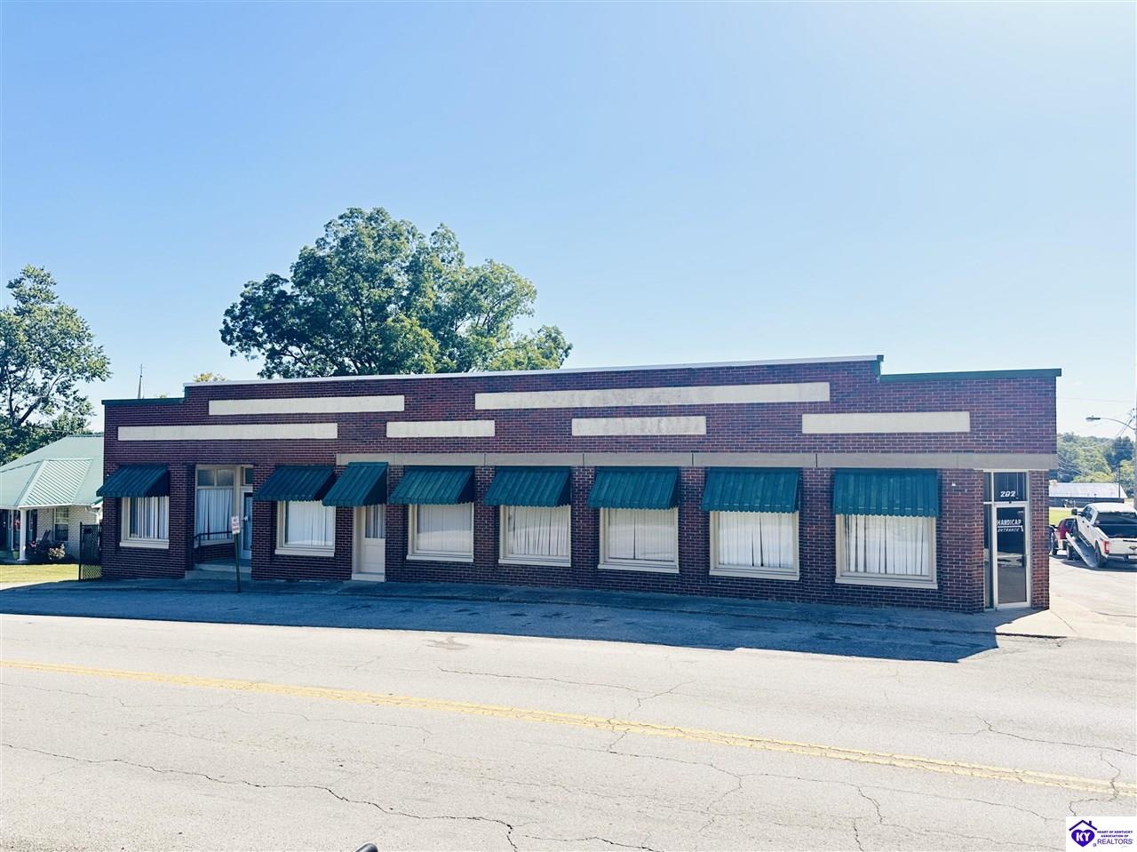 202 N Main StreetCaneyville, KY 42721