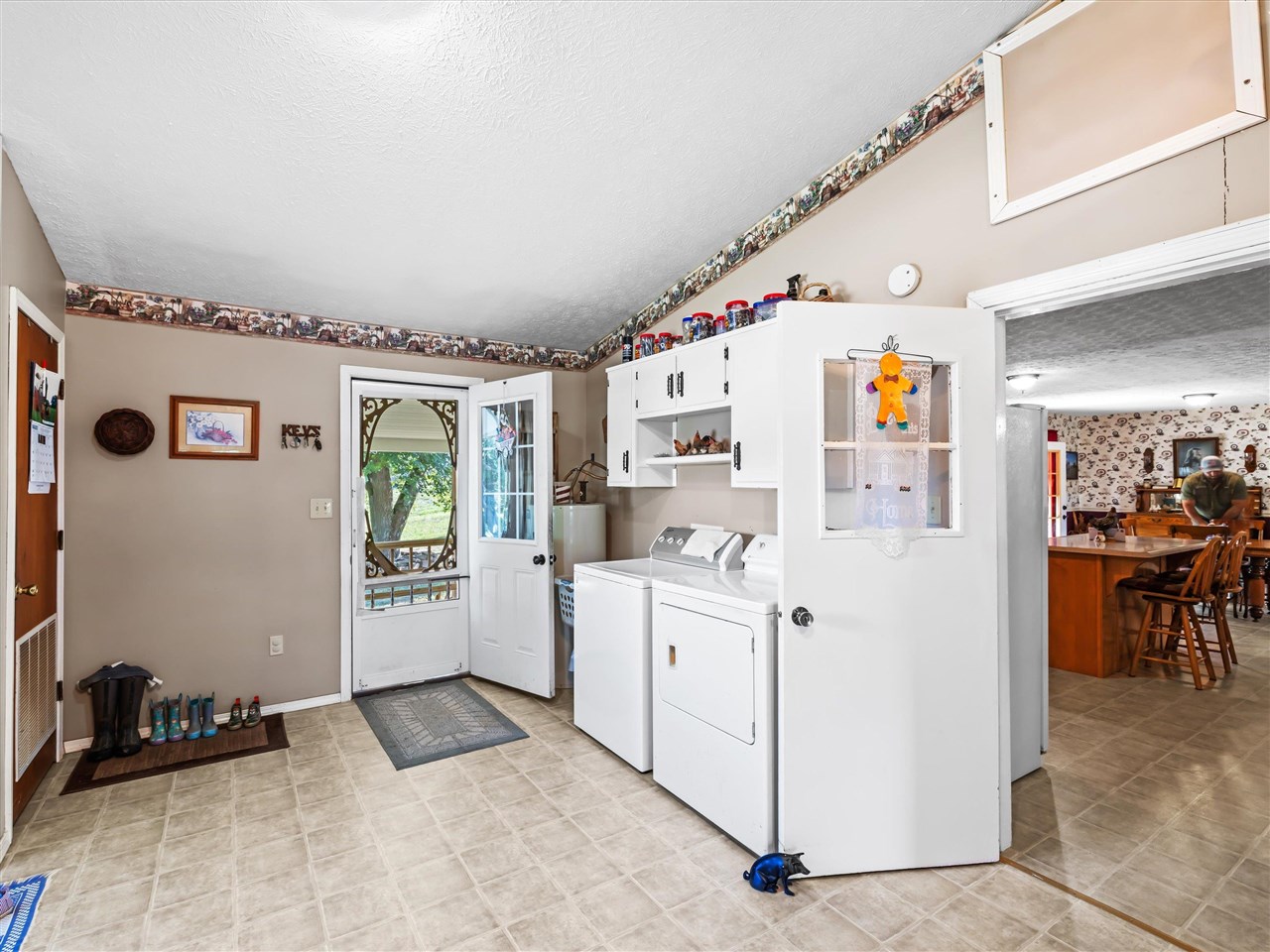 1644 Little Clifty Road