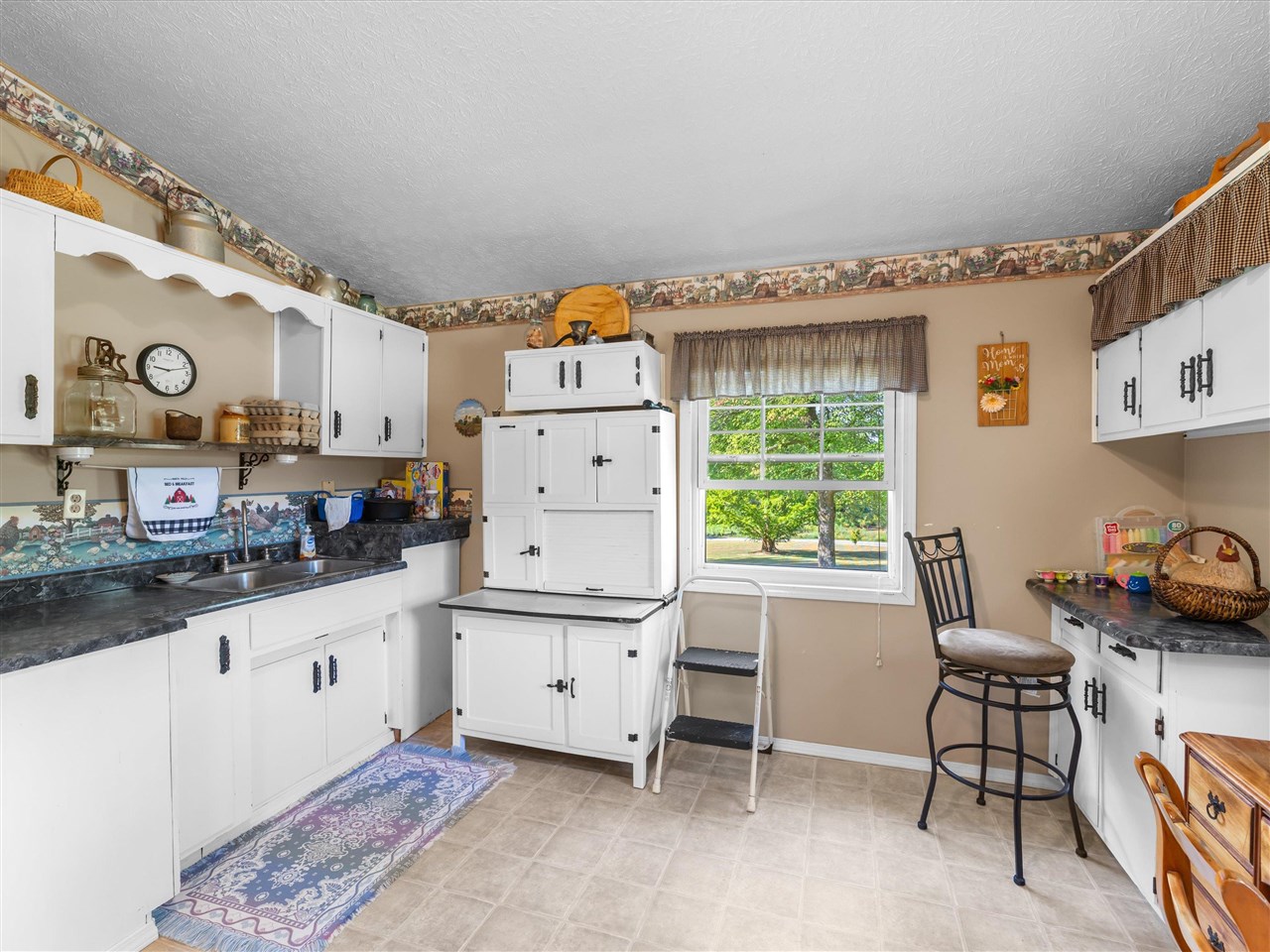 1644 Little Clifty Road