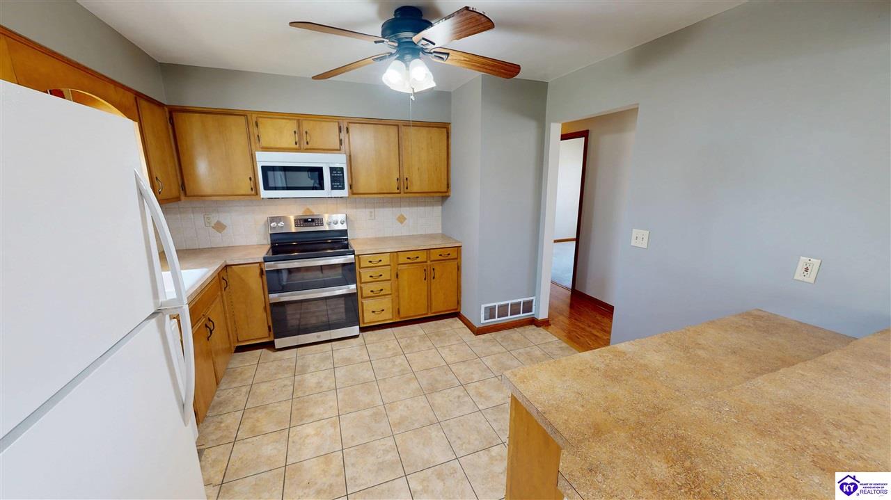 Listing Picture 226 Darrell Drive Elizabethtown, KY 42701 MLS HK25003790