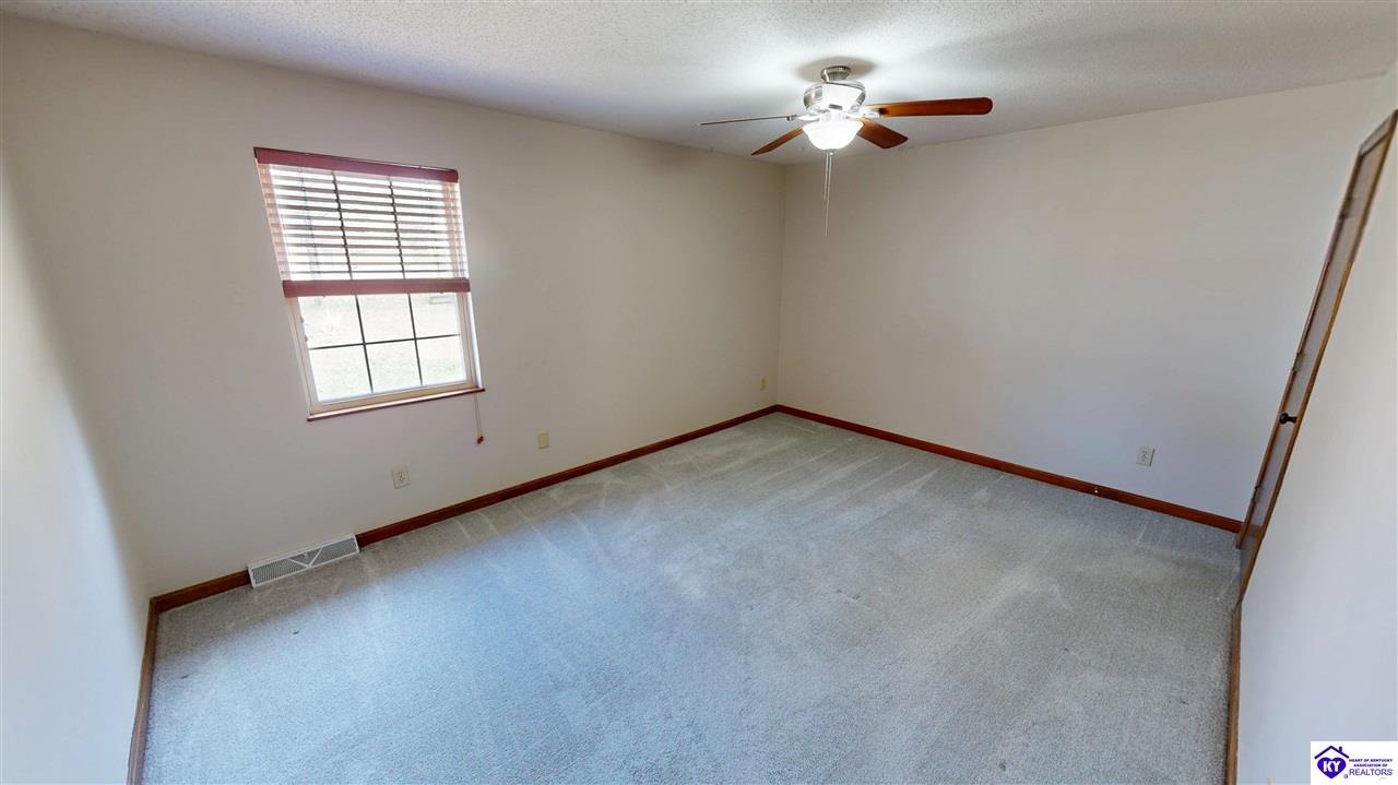 Listing Picture 226 Darrell Drive Elizabethtown, KY 42701 MLS HK25003790