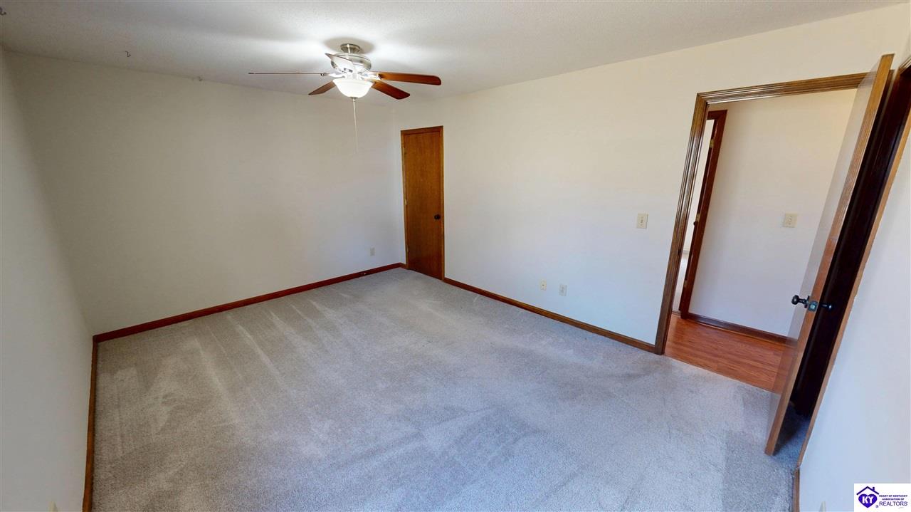 Listing Picture 226 Darrell Drive Elizabethtown, KY 42701 MLS HK25003790