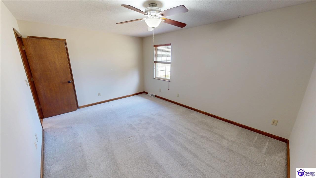 Listing Picture 226 Darrell Drive Elizabethtown, KY 42701 MLS HK25003790