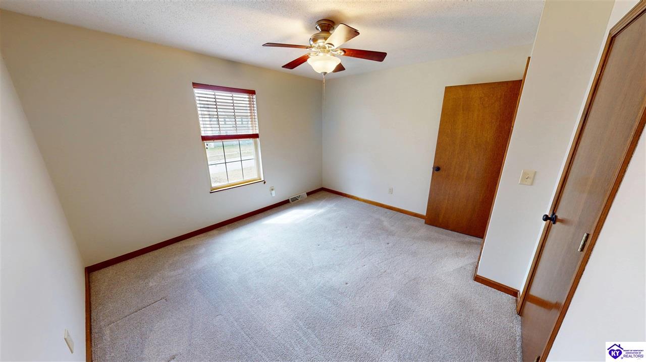 Listing Picture 226 Darrell Drive Elizabethtown, KY 42701 MLS HK25003790