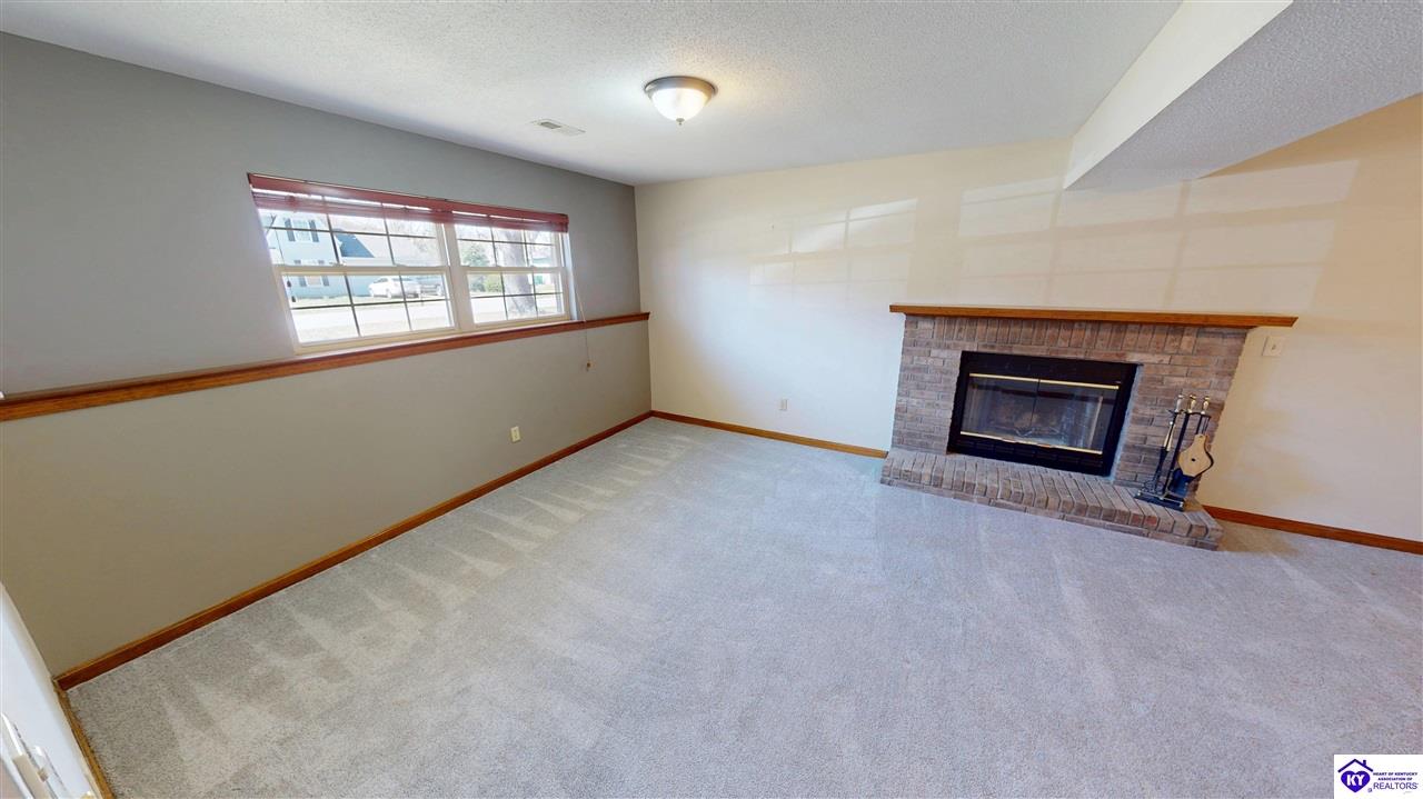 Listing Picture 226 Darrell Drive Elizabethtown, KY 42701 MLS HK25003790