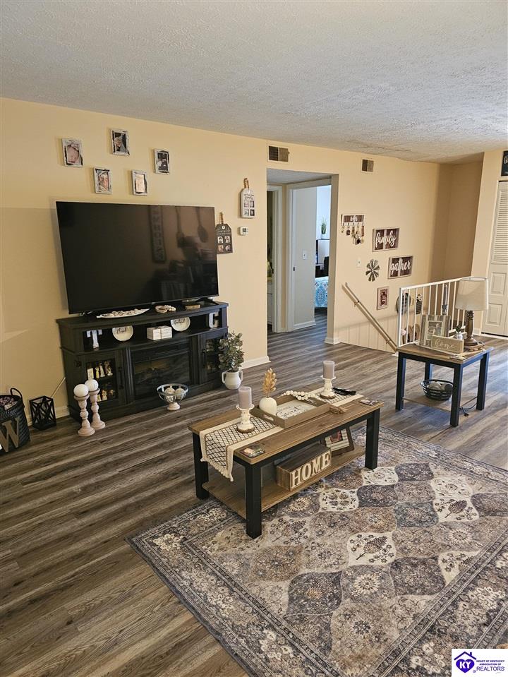 Listing Picture 2841 Frontier Court Radcliff, KY 40160 MLS HK25003811