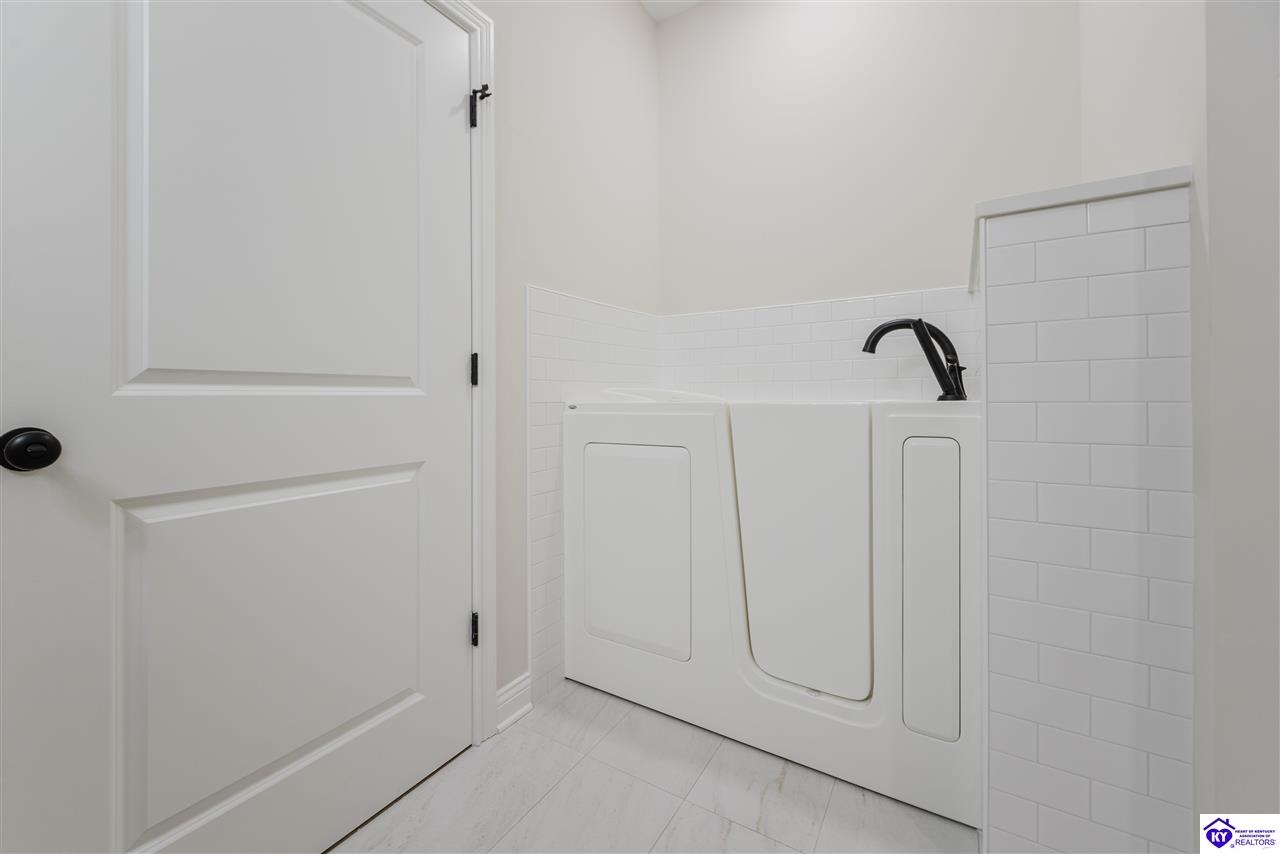 Listing Picture 1110 N Main Street Elizabethtown, KY 42701 MLS HK25003862