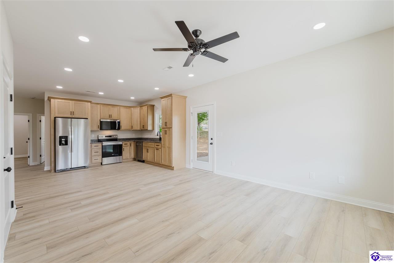 Listing Picture 1110 N Main Street Elizabethtown, KY 42701 MLS HK25003862