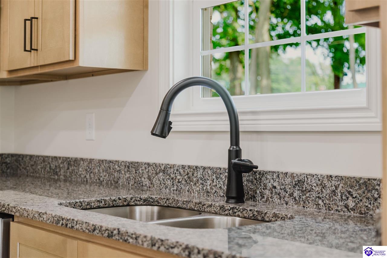 Listing Picture 1110 N Main Street Elizabethtown, KY 42701 MLS HK25003862