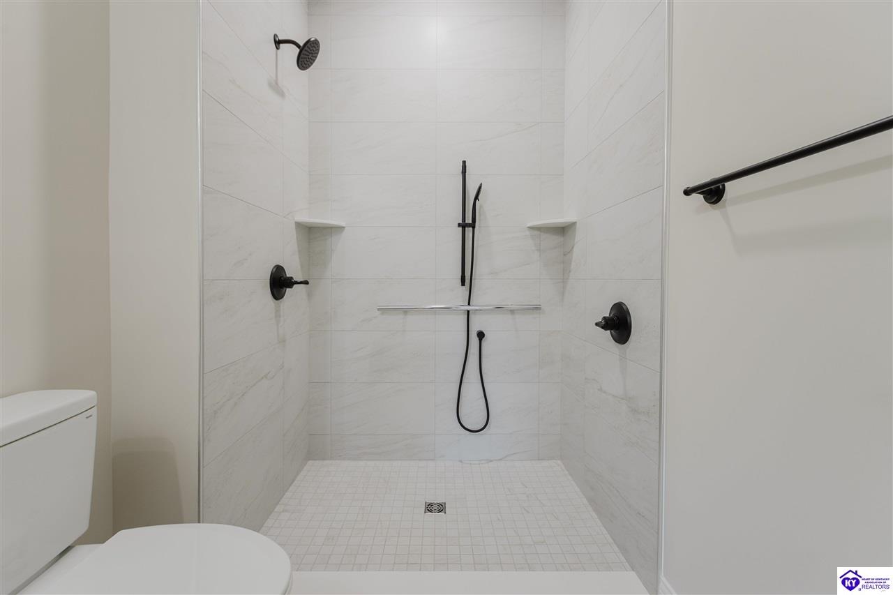 Listing Picture 1110 N Main Street Elizabethtown, KY 42701 MLS HK25003862