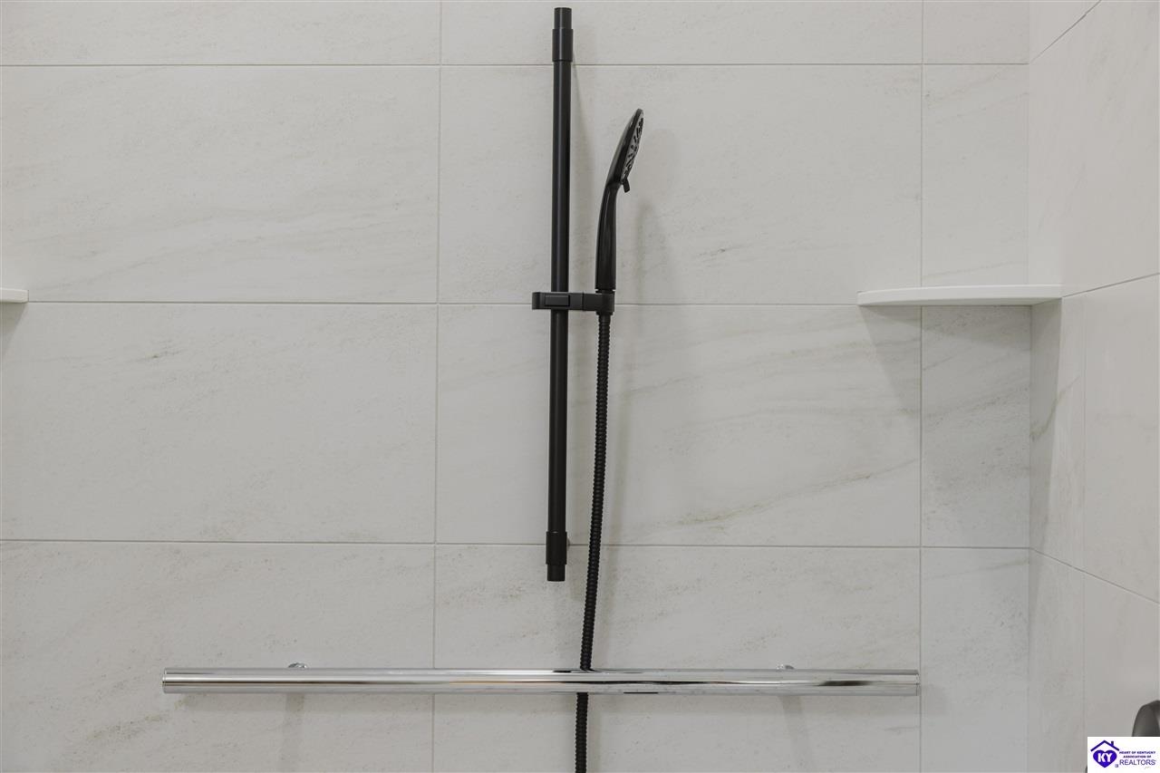 Listing Picture 1110 N Main Street Elizabethtown, KY 42701 MLS HK25003862