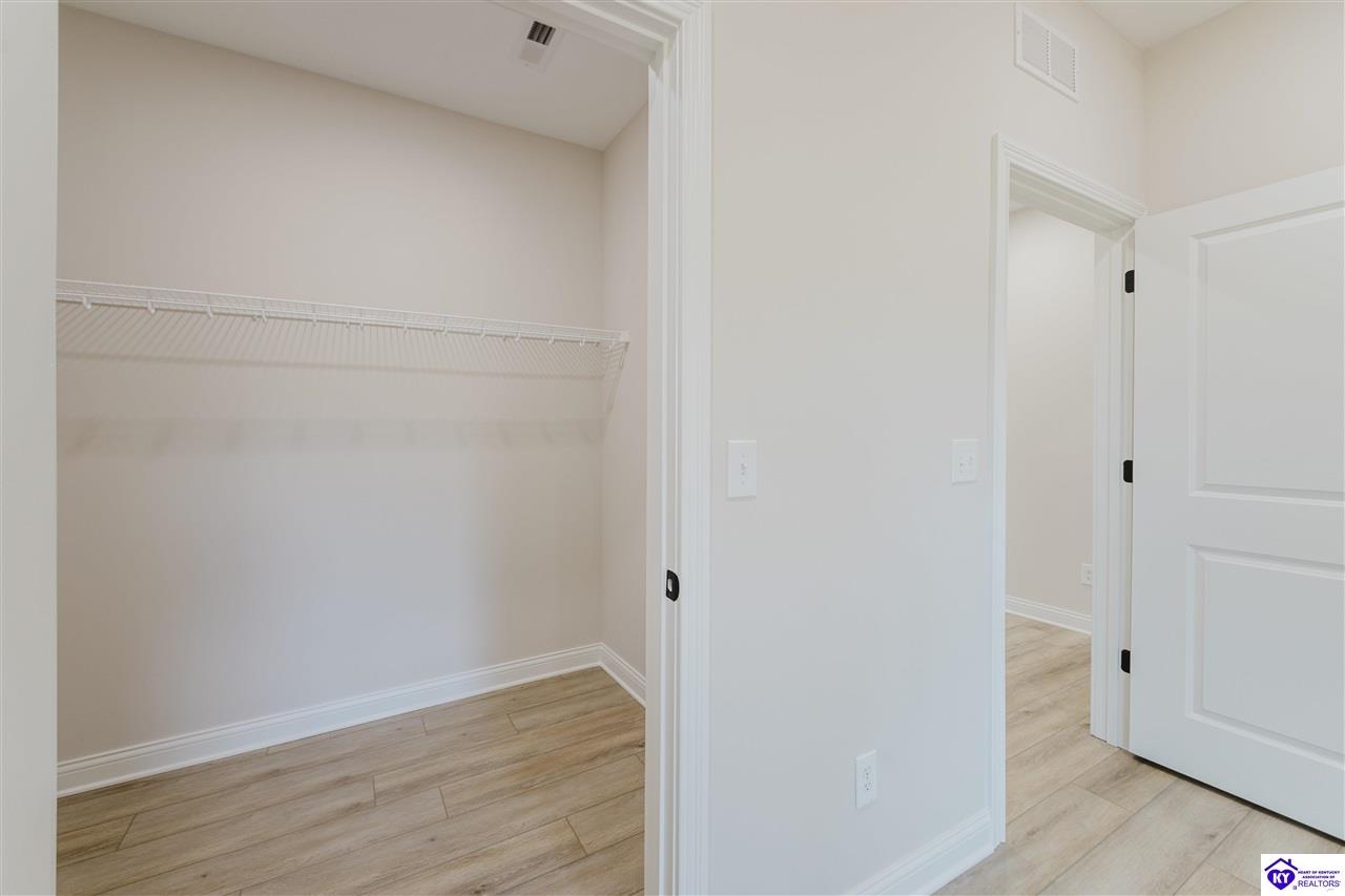 Listing Picture 1110 N Main Street Elizabethtown, KY 42701 MLS HK25003862