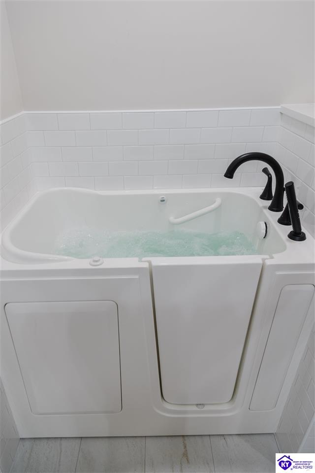 Listing Picture 1110 N Main Street Elizabethtown, KY 42701 MLS HK25003862