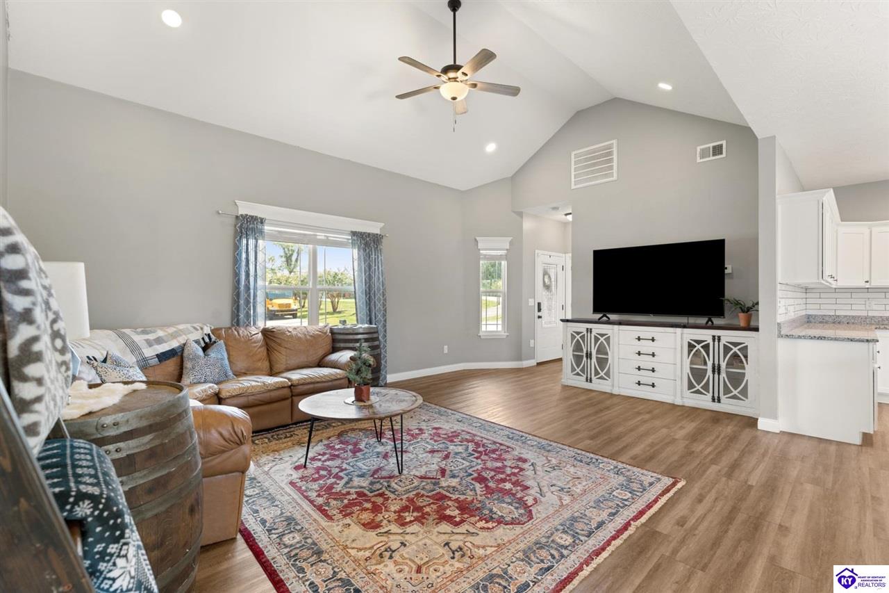 Listing Picture 548 House Lane Elizabethtown, KY 42701 MLS HK25003919