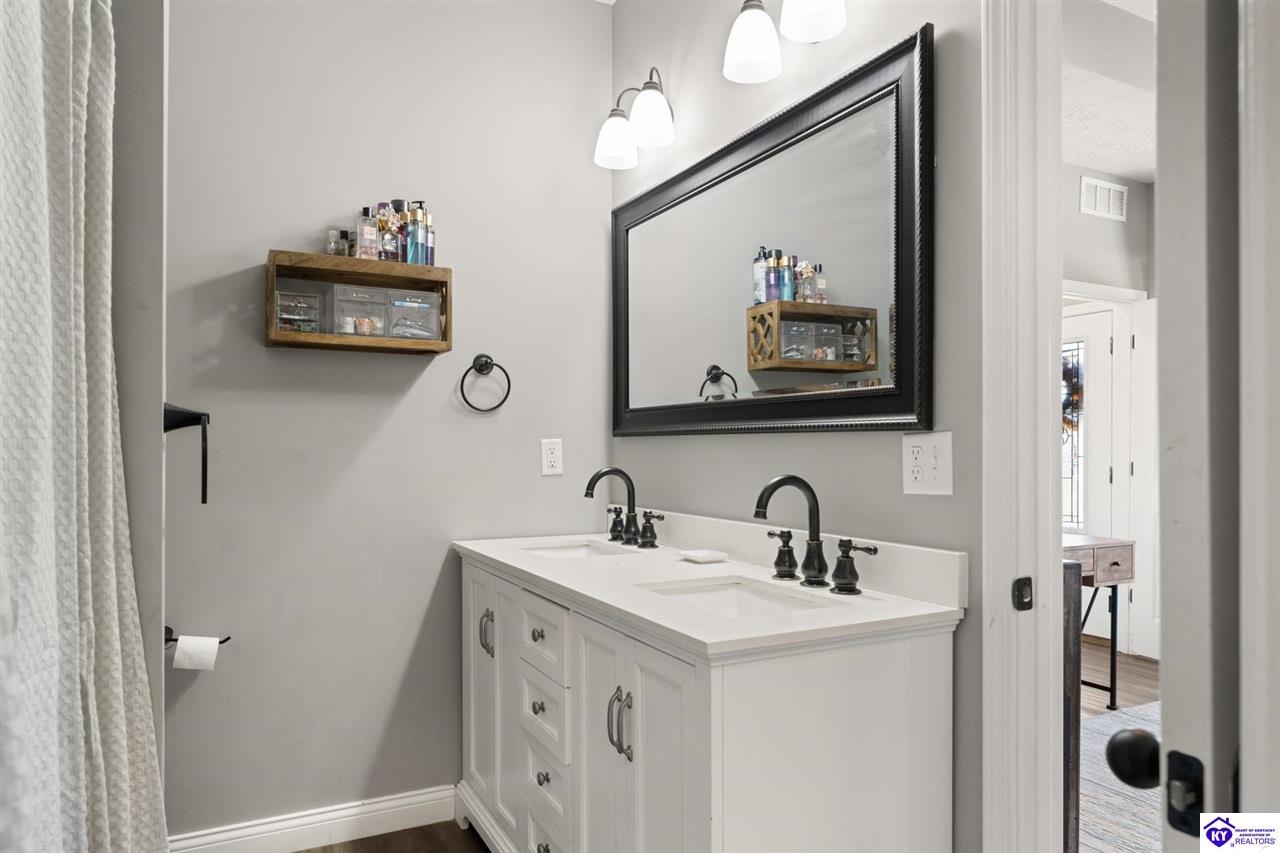 Listing Picture 548 House Lane Elizabethtown, KY 42701 MLS HK25003919