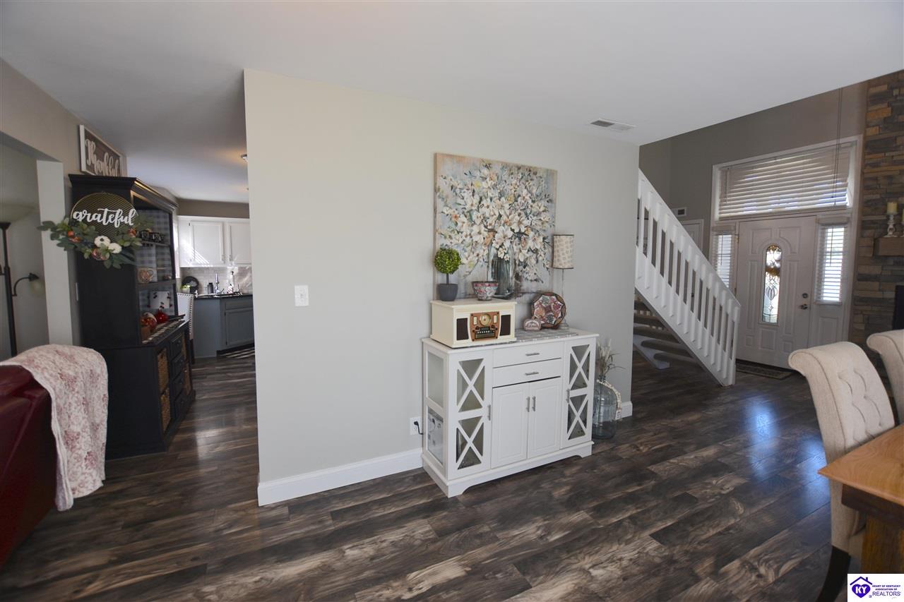 Listing Picture 507 Sunningdale Way Elizabethtown, KY 42701 MLS HK25003924