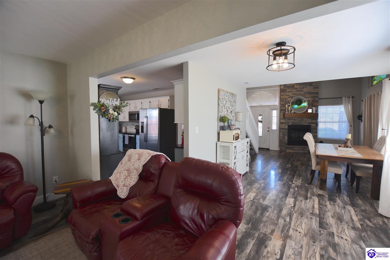 Listing Picture 507 Sunningdale Way Elizabethtown, KY 42701 MLS HK25003924