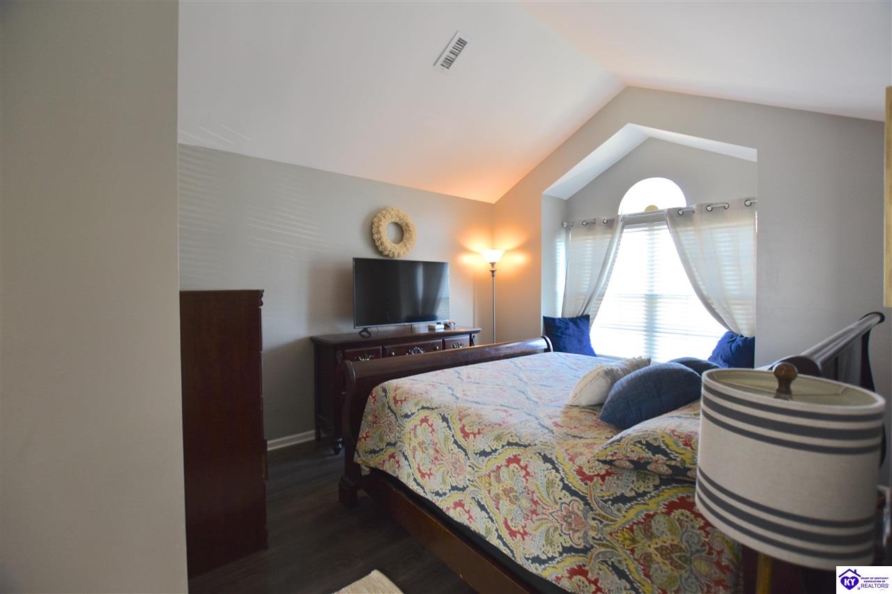 Listing Picture 507 Sunningdale Way Elizabethtown, KY 42701 MLS HK25003924