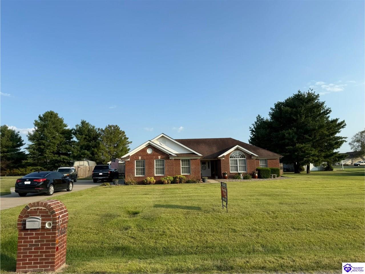 Listing Picture 200 Harman Drive Hodgenville, KY 42748 MLS HK25003949